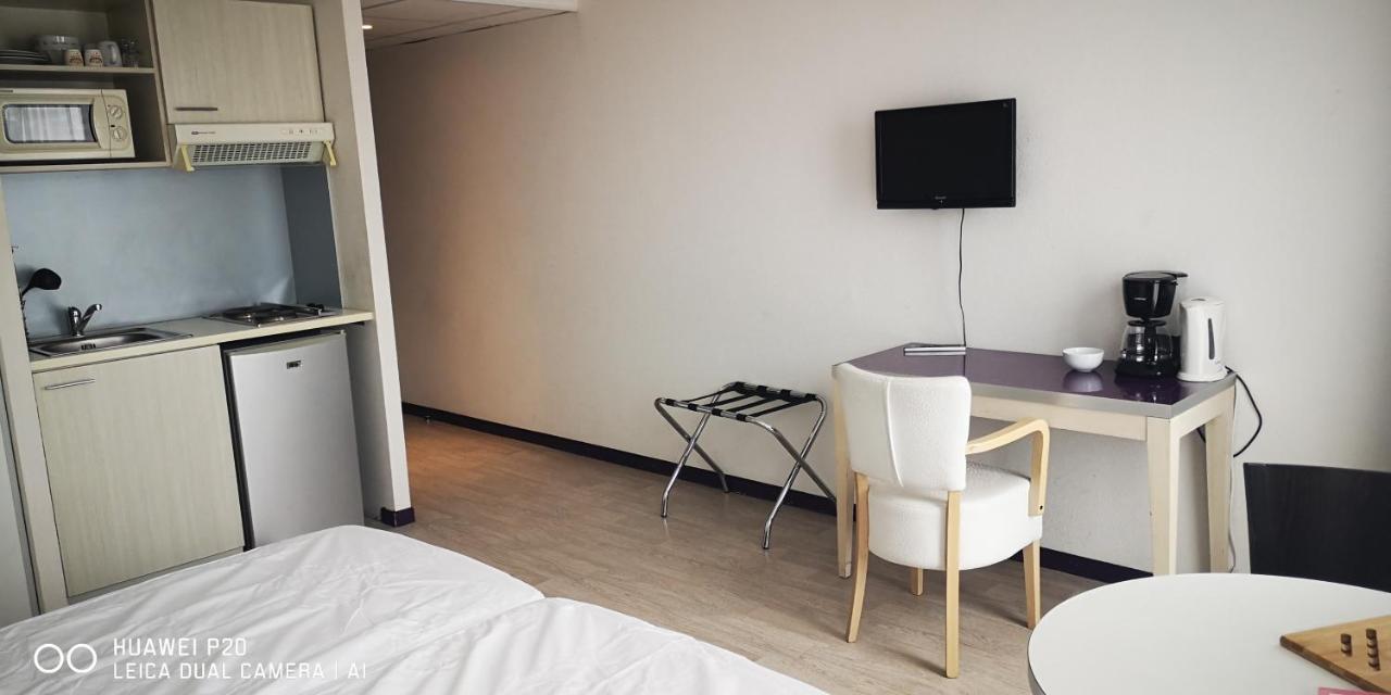 Studio 24M2 Au 4Eme Etage Ascenseur A Cote De La Gare Sncf Lourdes Extérieur photo