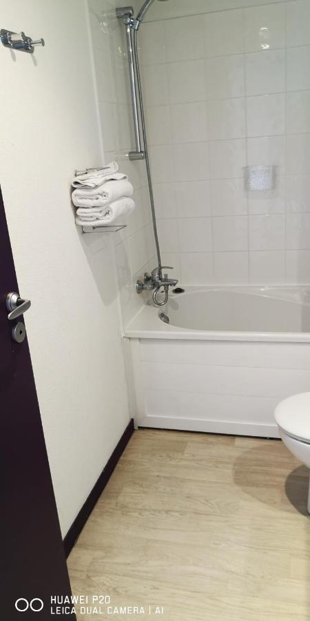 Studio 24M2 Au 4Eme Etage Ascenseur A Cote De La Gare Sncf Lourdes Extérieur photo